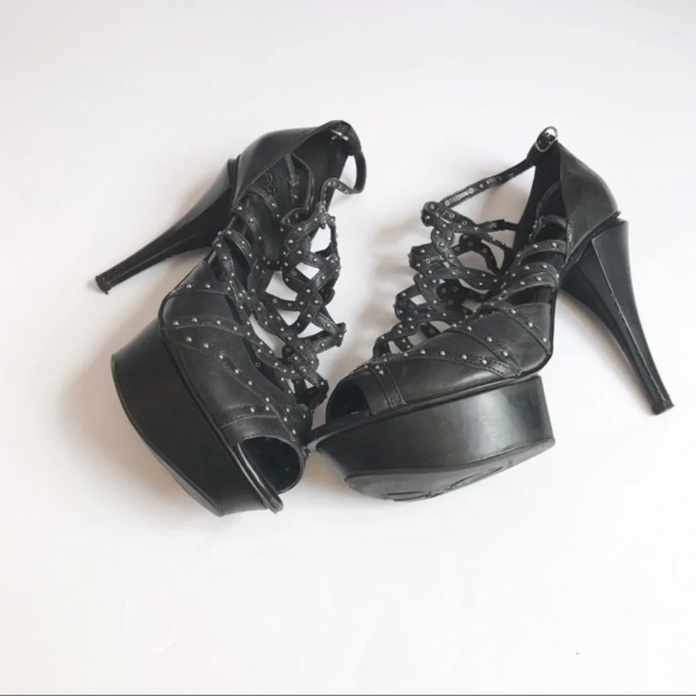 Bcbg platform leather sandal